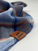 Bandana Pet Pipet Navy, flanela 100% algodão, xadrez azul com detalhes rosados